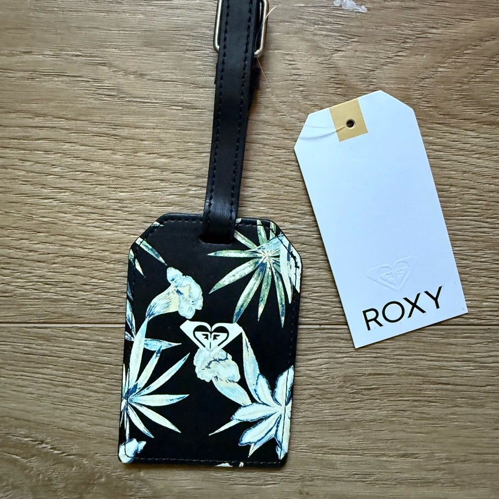 Roxy Black and Green Luggage Tag